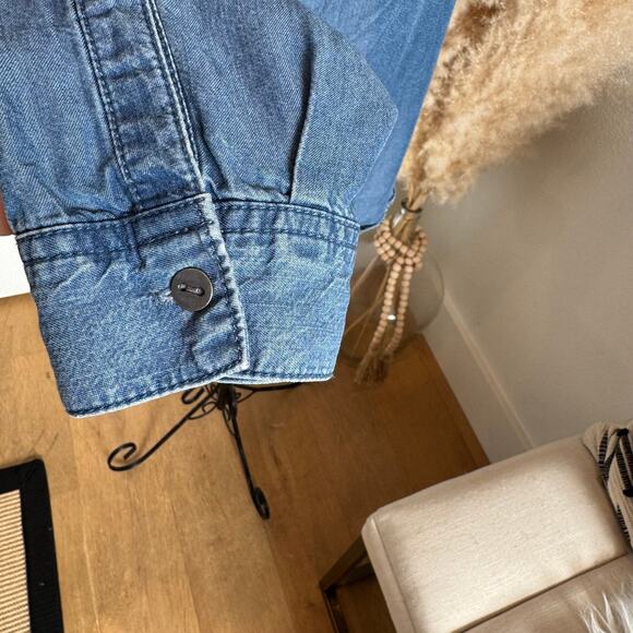 J.Jill Chambray Denim Button Up Side Button Slit Oversized Tunic Top Medium - Picture 11 of 11